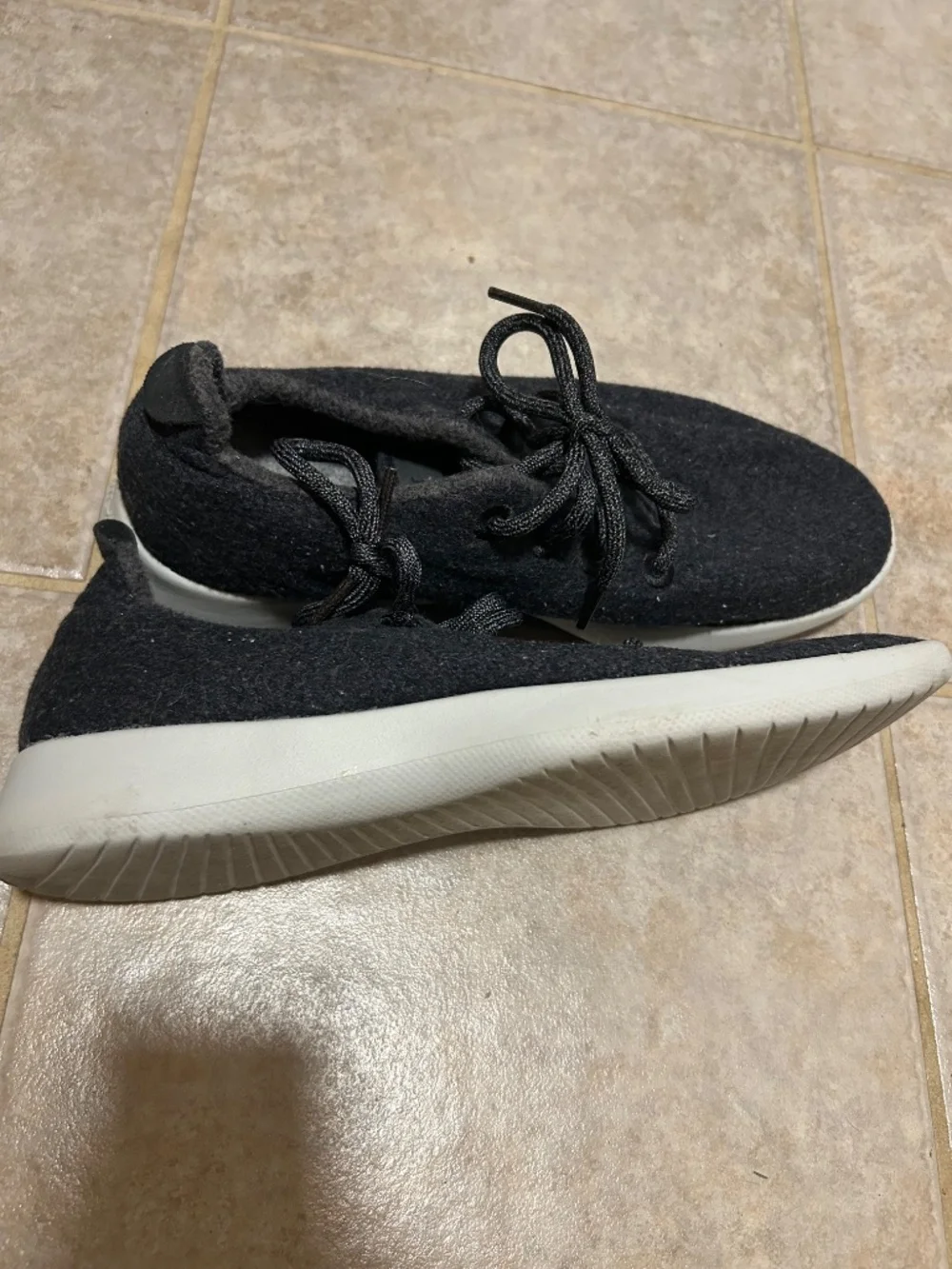 Allbirds Wool Runners Mens Size 10 Black White Athletic Walking Shoes Sneakers